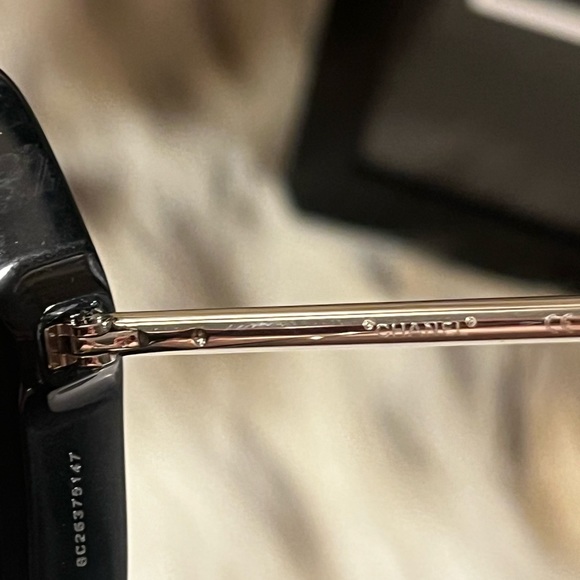 💎Chanel Mirrored Sunglasses with case & lens cloth - EUC, black & silver - Picture 10 of 11